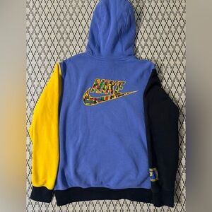 Nike Hoodie Men’s Medium Color Block Urban Jungle Spell Out Swoosh Sweatshirt
